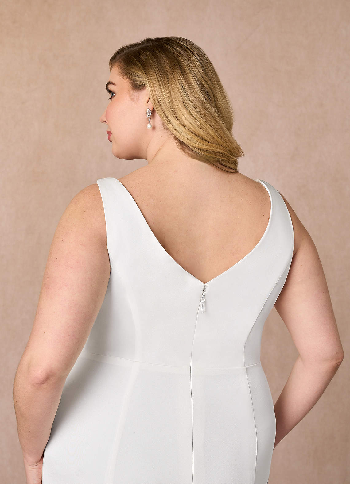 Diamond White Mermaid Scoop Pleated Crepe Back Satin Dress