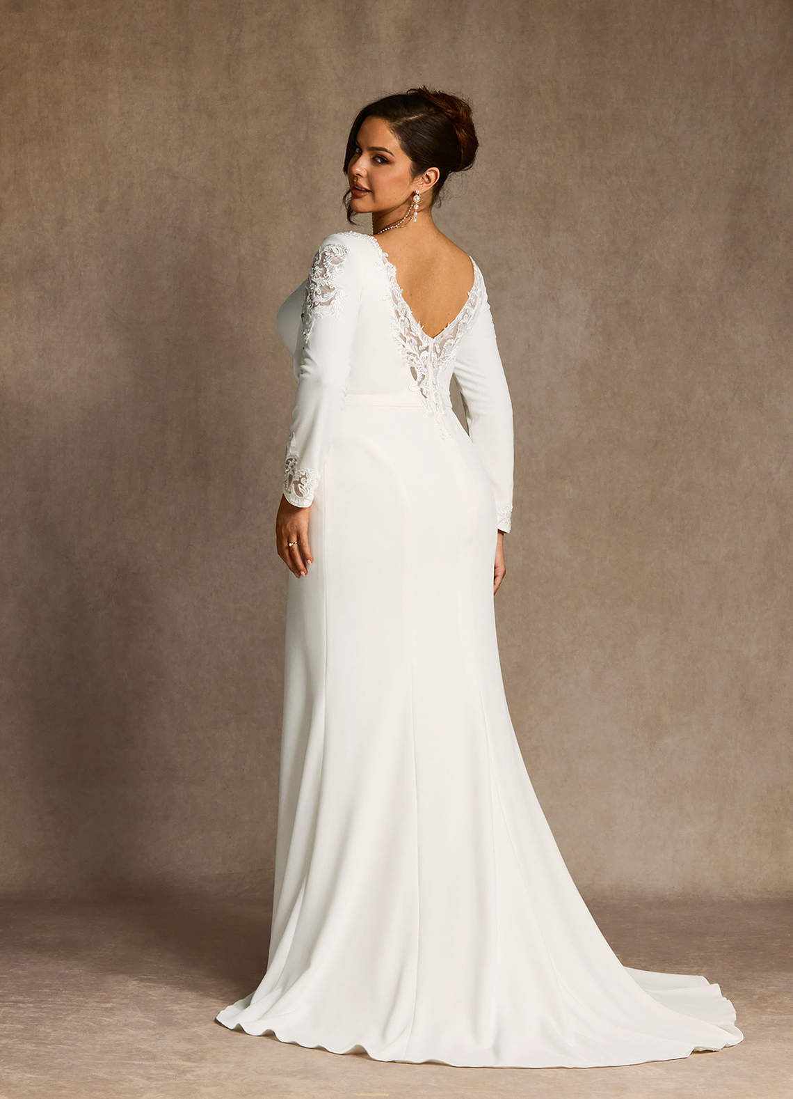Diamond White Mermaid Scoop Sequins Stretch Crepe Dress