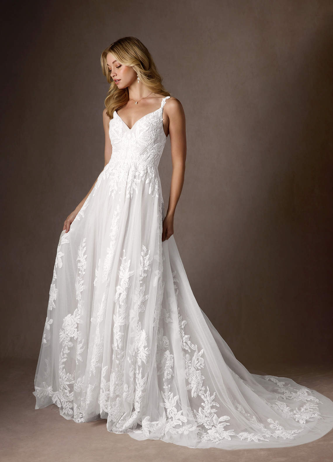 Diamond White A-Line V-Neck Sequins Tulle Dress