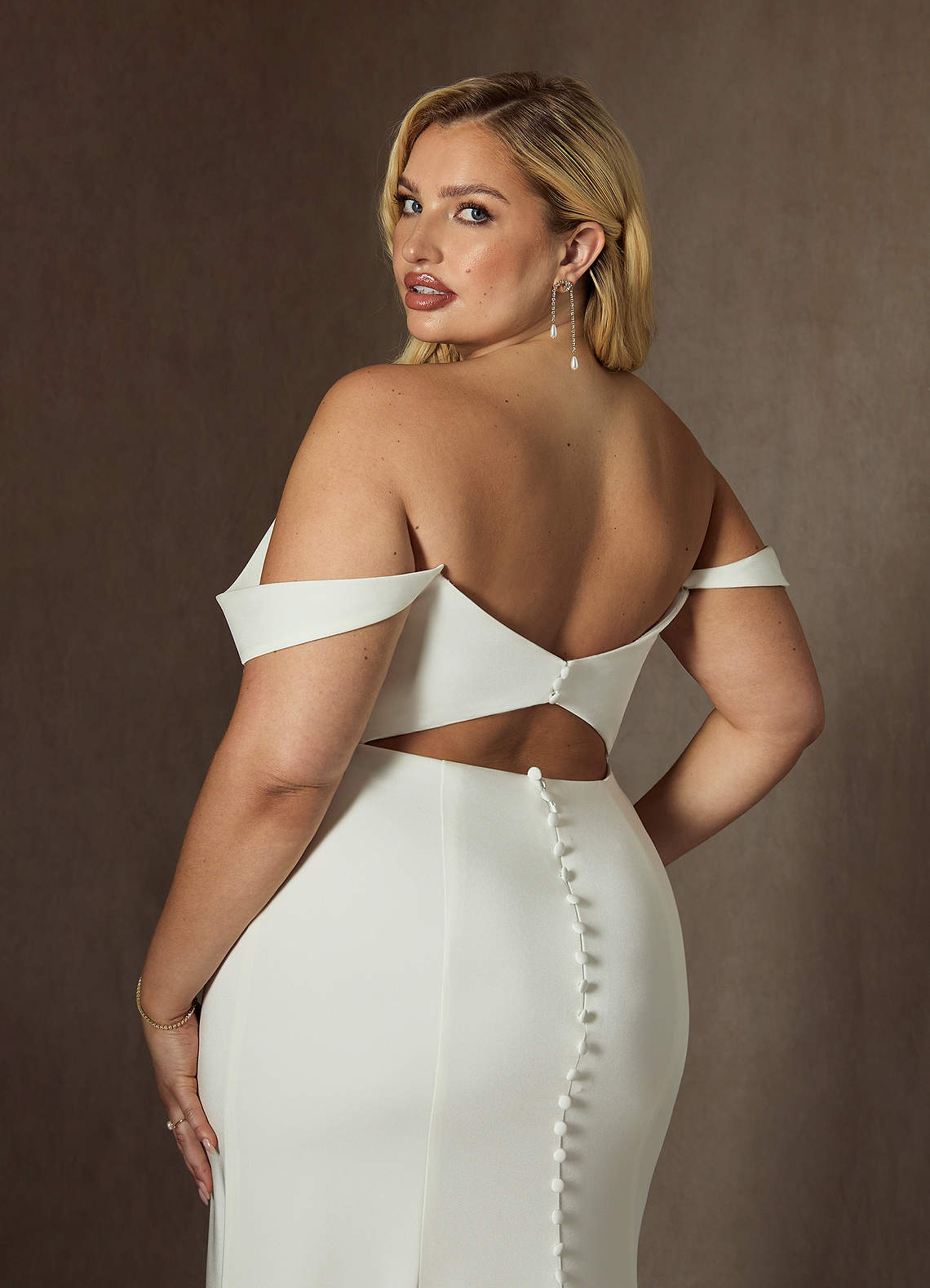 Diamond White Mermaid Scoop Pleated Crepe Back Satin Dress