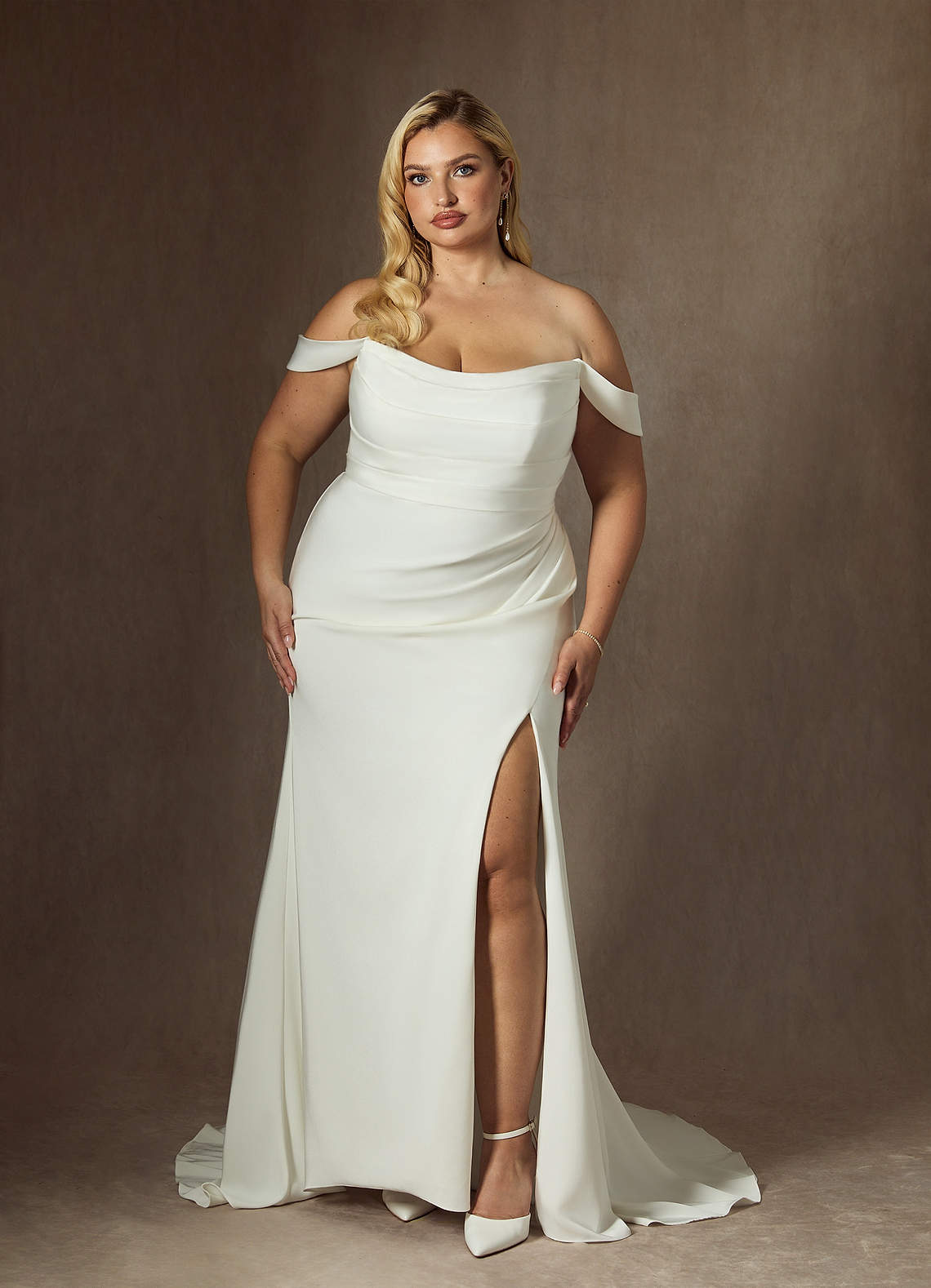 Diamond White Mermaid Scoop Pleated Crepe Back Satin Dress