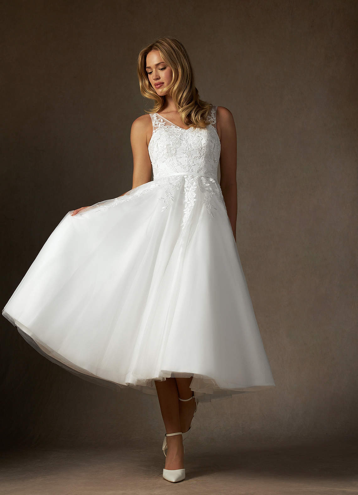 Diamond White A-Line V-Neck lace Satin Dress