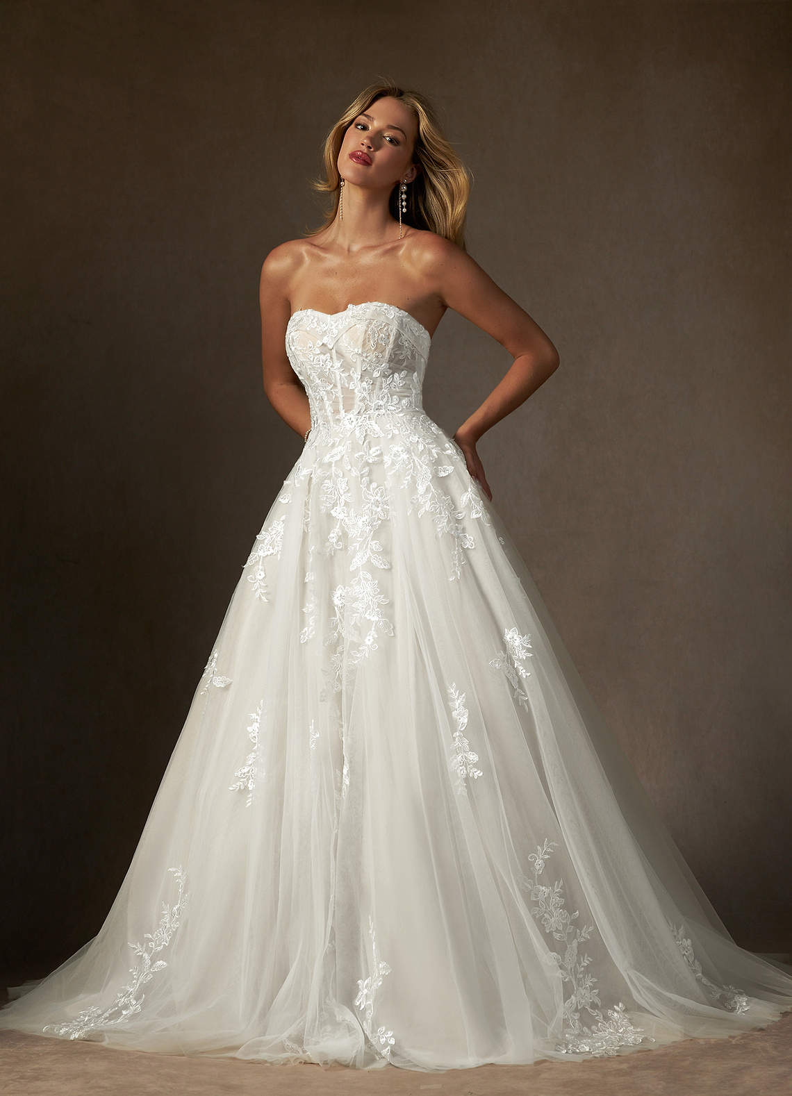 Diamond White Ball-Gown Strapless Lace Dress