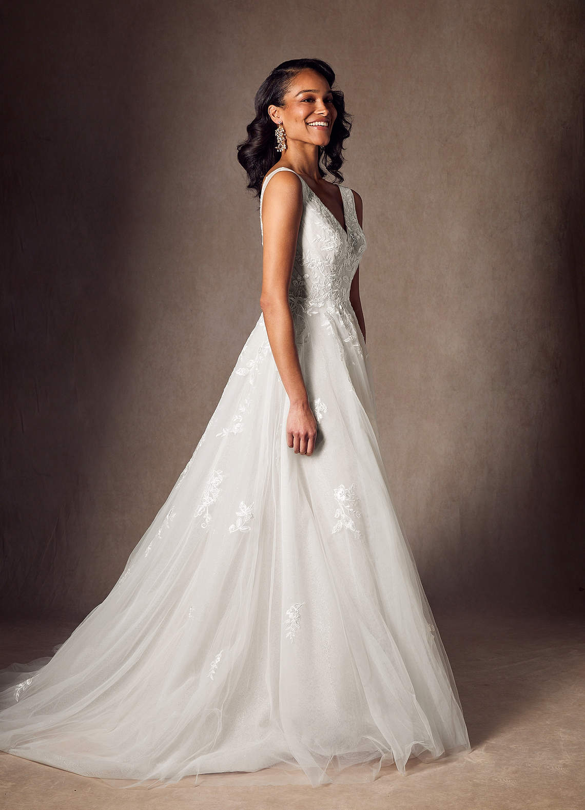 Diamond White A-Line V-Neck Sequins Tulle Dress