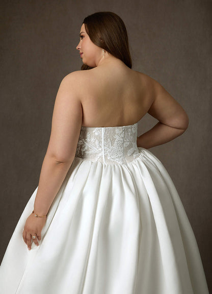 Diamond White Ball-Gown Strapless Lace Dress