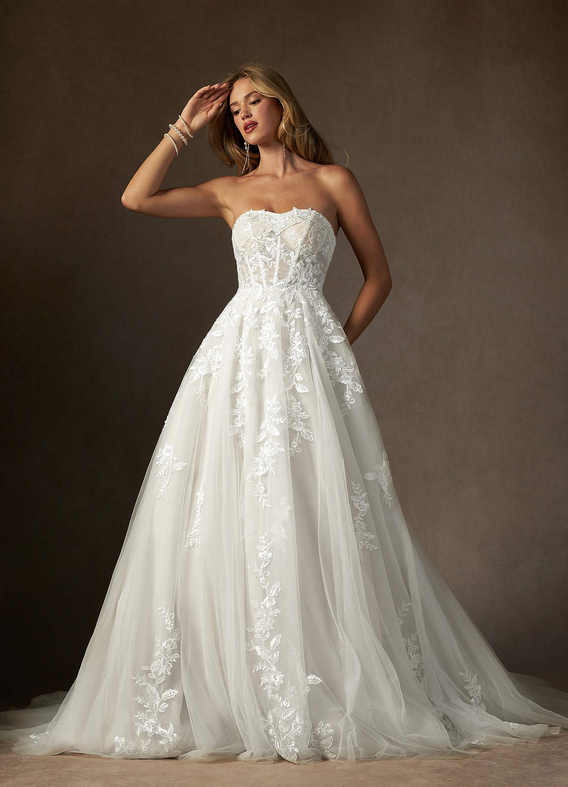 Diamond White Ball-Gown Strapless Lace Dress
