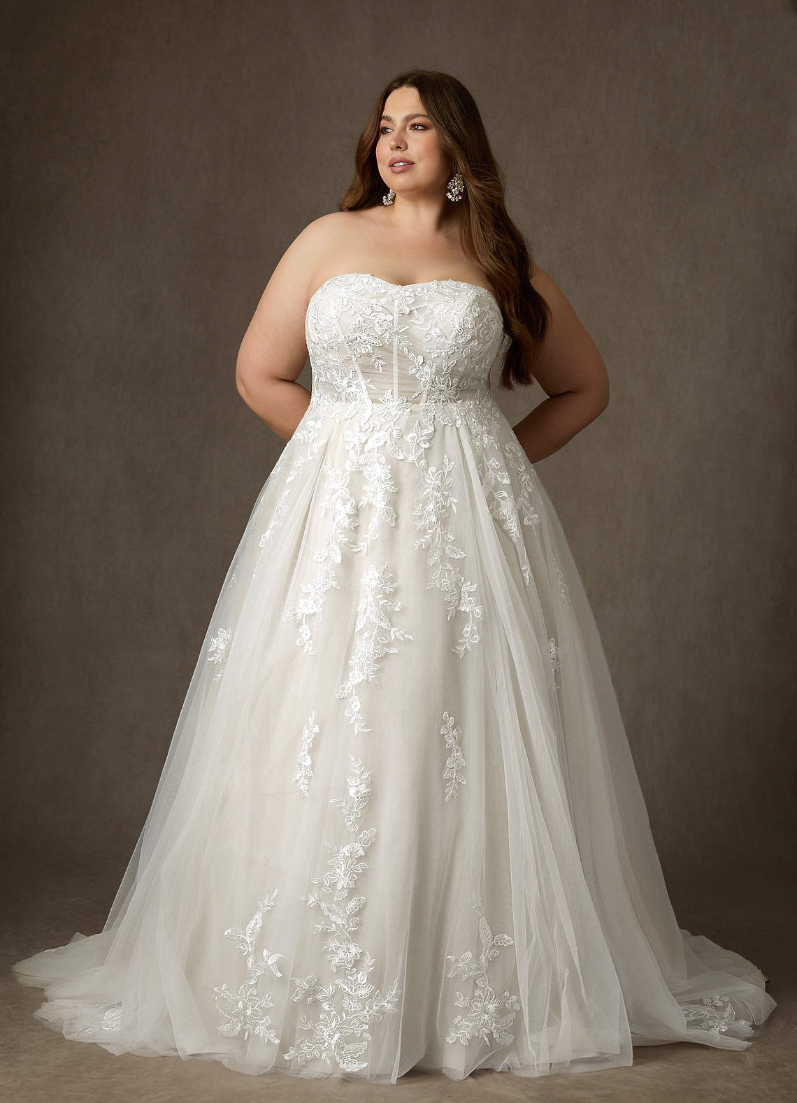 Diamond White Ball-Gown Strapless Lace Dress