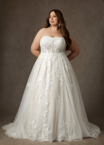 Diamond White Ball-Gown Strapless Lace Dress