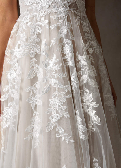Diamond White A-Line V-Neck Sequins Tulle Dress