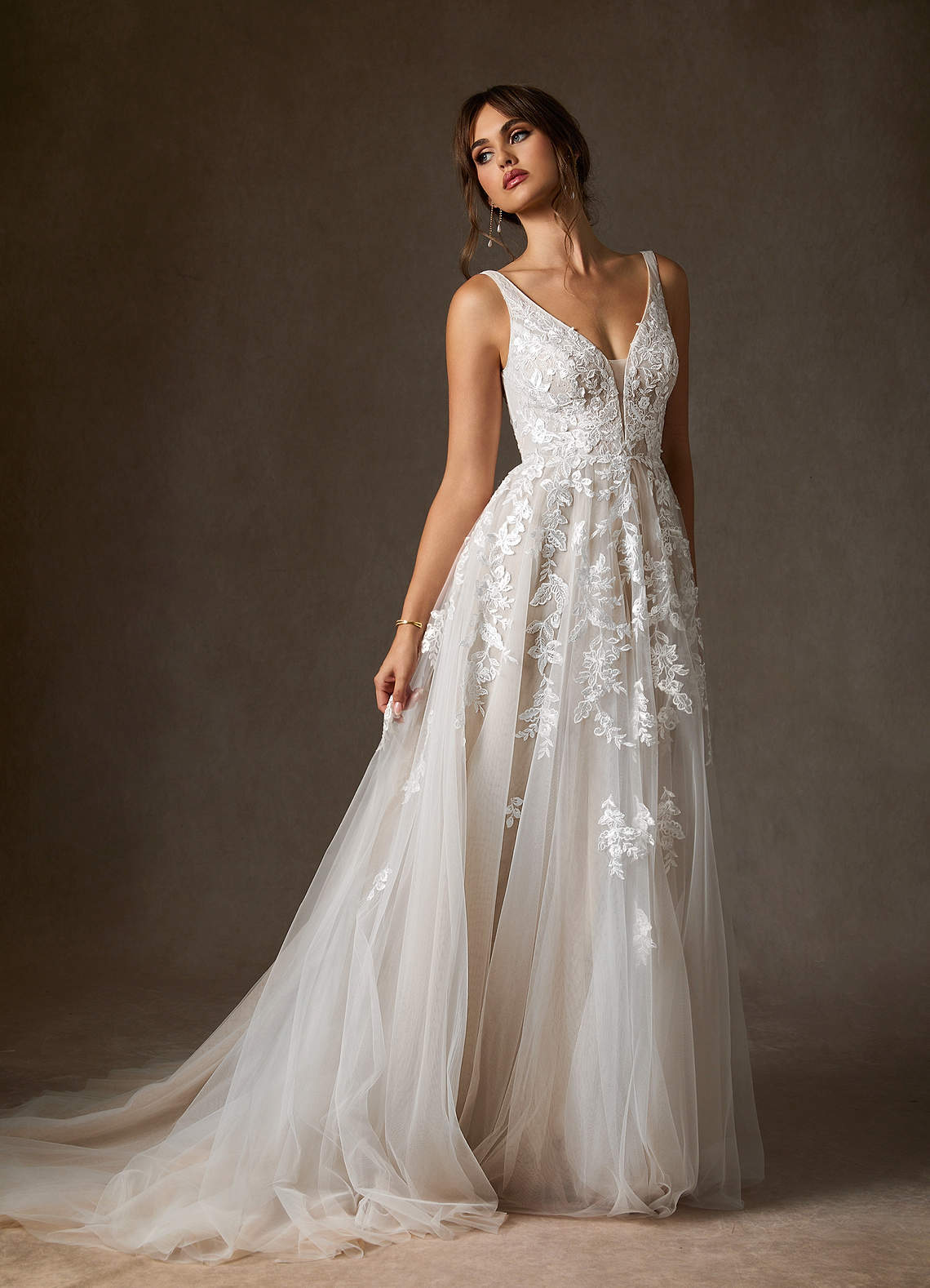 Diamond White A-Line V-Neck Sequins Tulle Dress