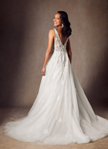 Diamond White A-Line V-Neck Sequins Tulle Dress