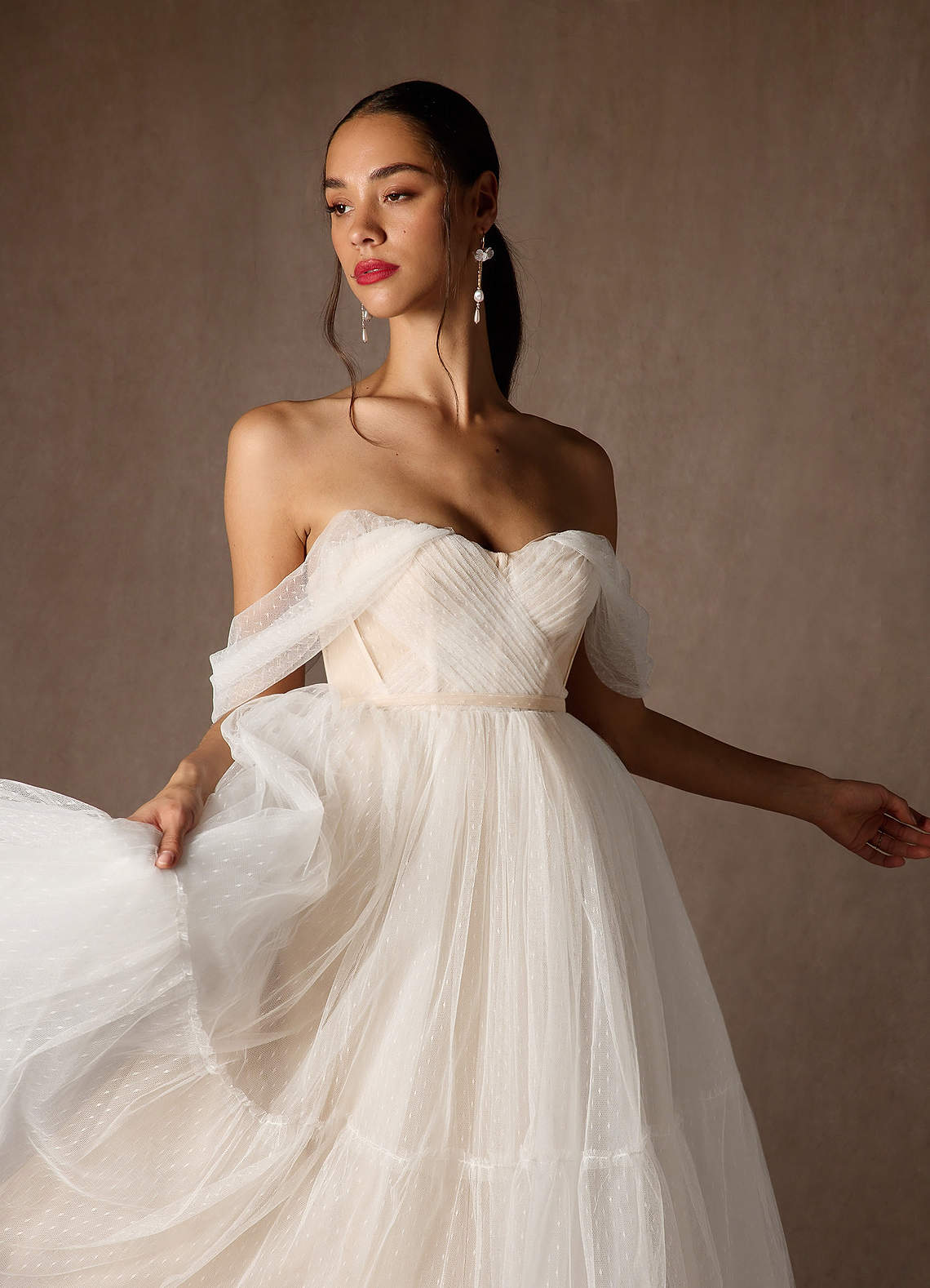 Diamond White Champagne A-Line Off-The-Shouler Tulle Dress