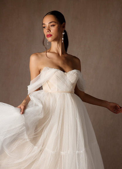 Diamond White Champagne A-Line Off-The-Shouler Tulle Dress