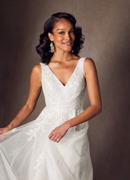 Diamond White A-Line V-Neck Sequins Tulle Dress