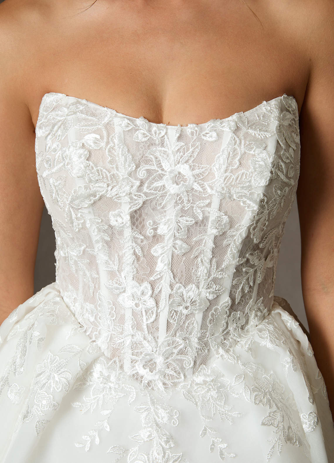 Diamond White Ball-Gown Strapless Lace Dress