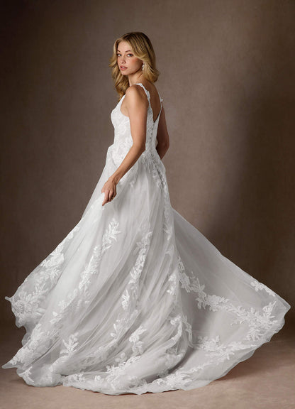 Diamond White A-Line V-Neck Sequins Tulle Dress