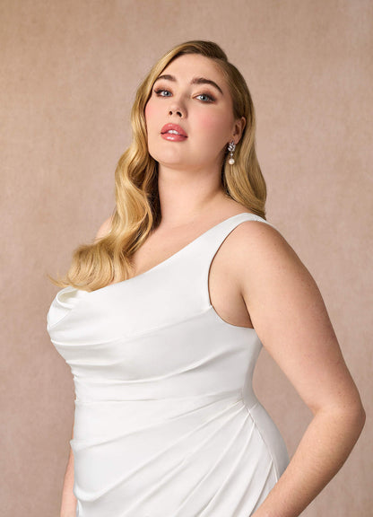 Diamond White Mermaid Scoop Pleated Crepe Back Satin Dress