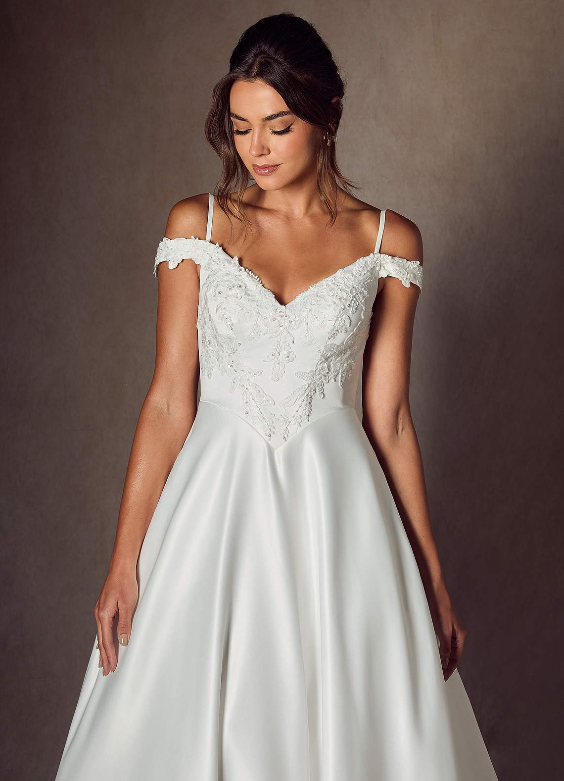 Diamond White Ball-Gown Sweetheart Neckline Lace Dress
