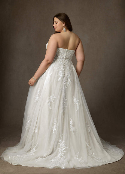 Diamond White Ball-Gown Strapless Lace Dress