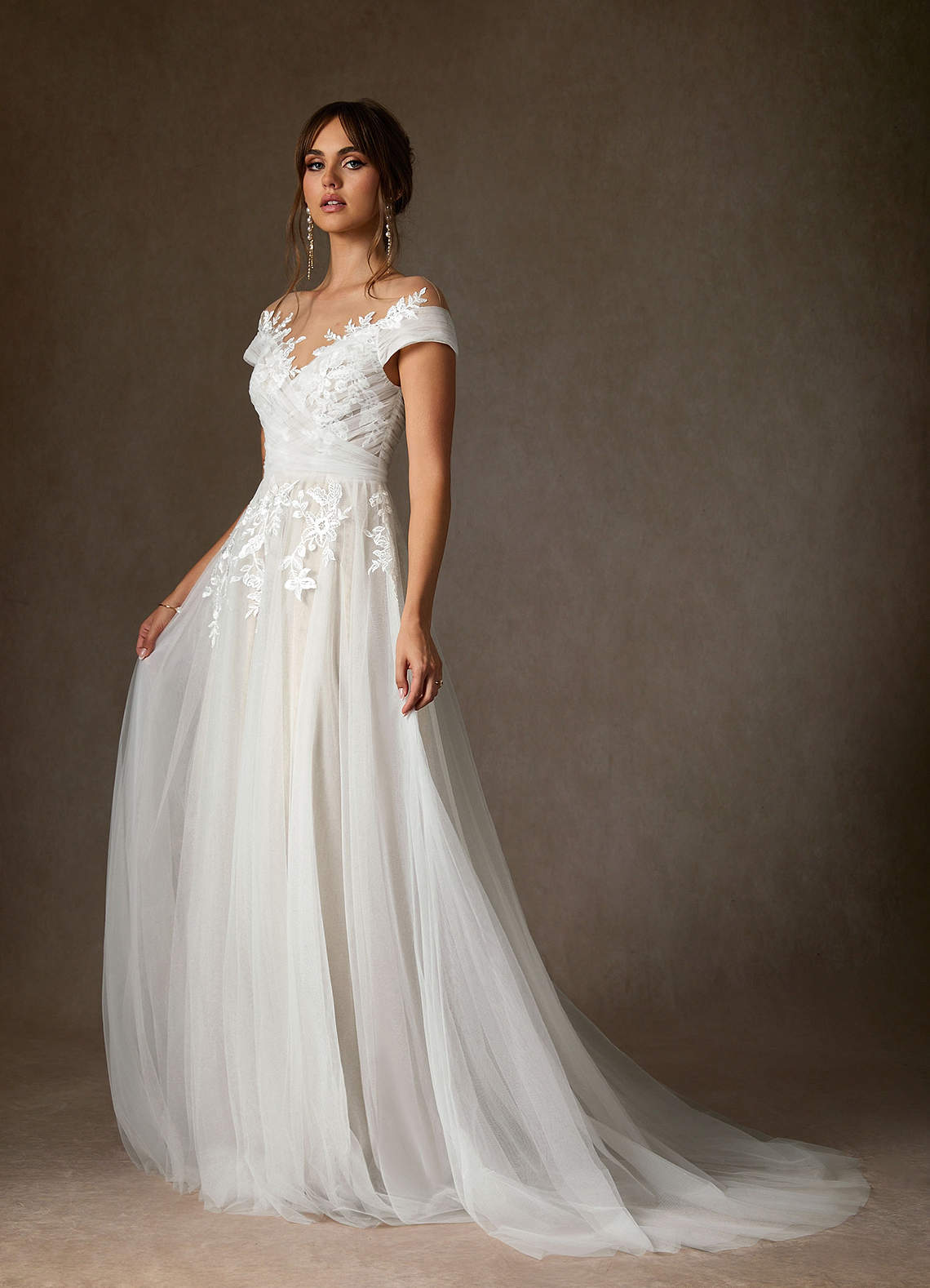 Diamond White A-Line Illusion Off-The-Shouler Lace Tulle Dress