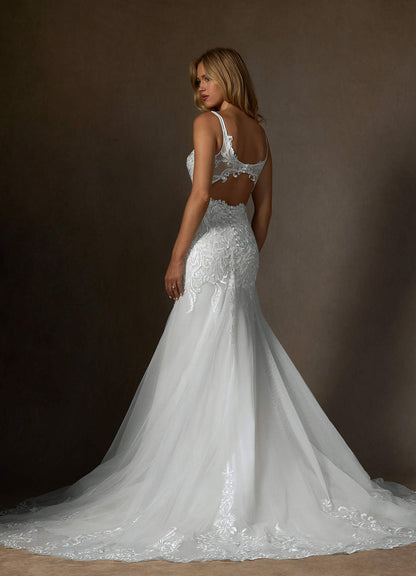Diamond White Mermaid V-Neck Sequins Tulle Dress