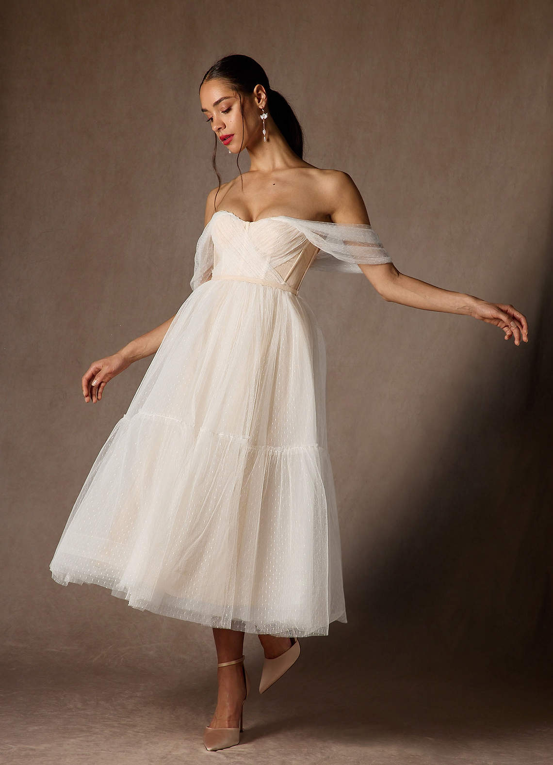 Diamond White Champagne A-Line Off-The-Shouler Tulle Dress