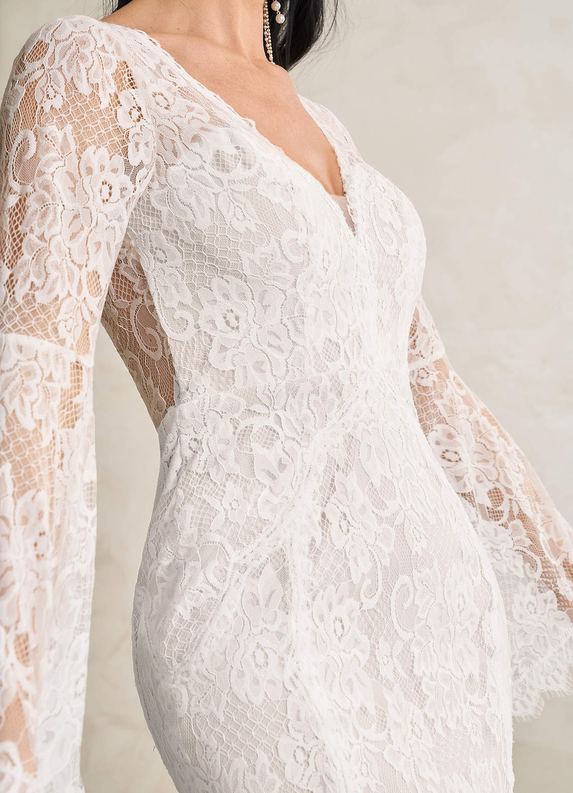 Diamond White Mermaid V-Neck Lace Dress