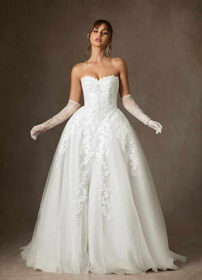 Diamond White Ball-Gown Strapless Lace Dress