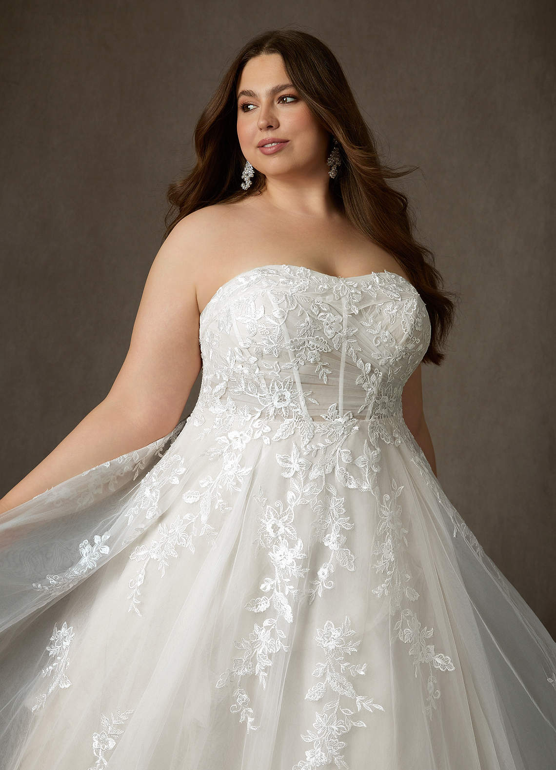 Diamond White Ball-Gown Strapless Lace Dress