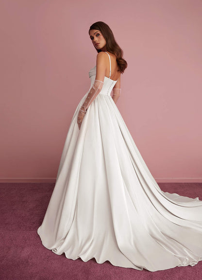 Diamond White Ball-Gown Sweetheart Neckline Stretch Satin Dress Diamond White