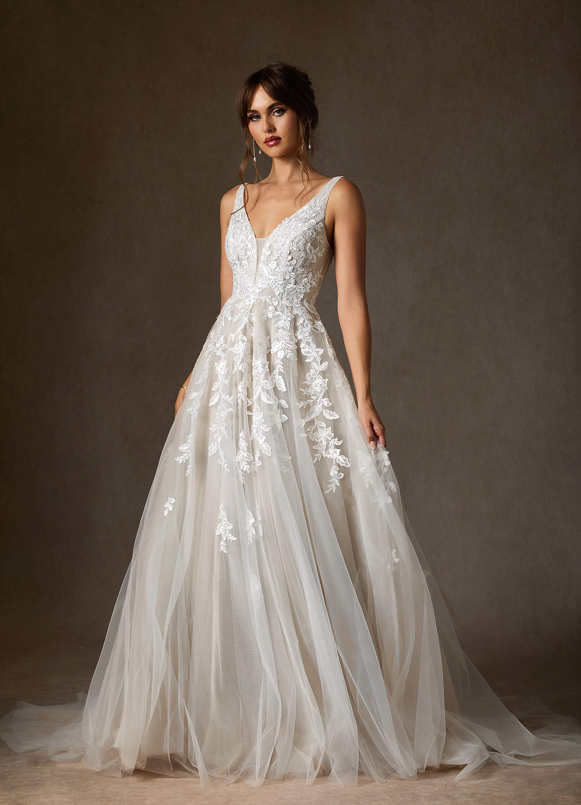 Diamond White A-Line V-Neck Sequins Tulle Dress