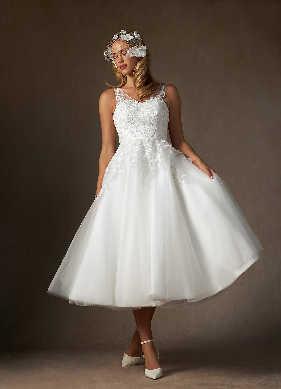 Diamond White A-Line V-Neck lace Satin Dress