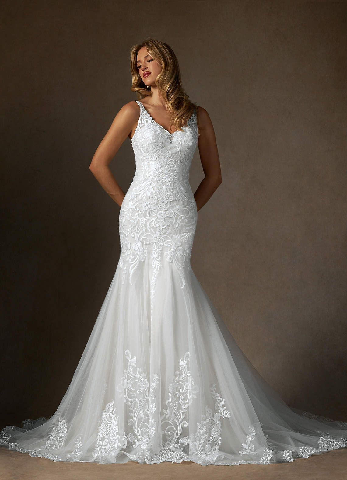 Diamond White Mermaid V-Neck Sequins Tulle Dress