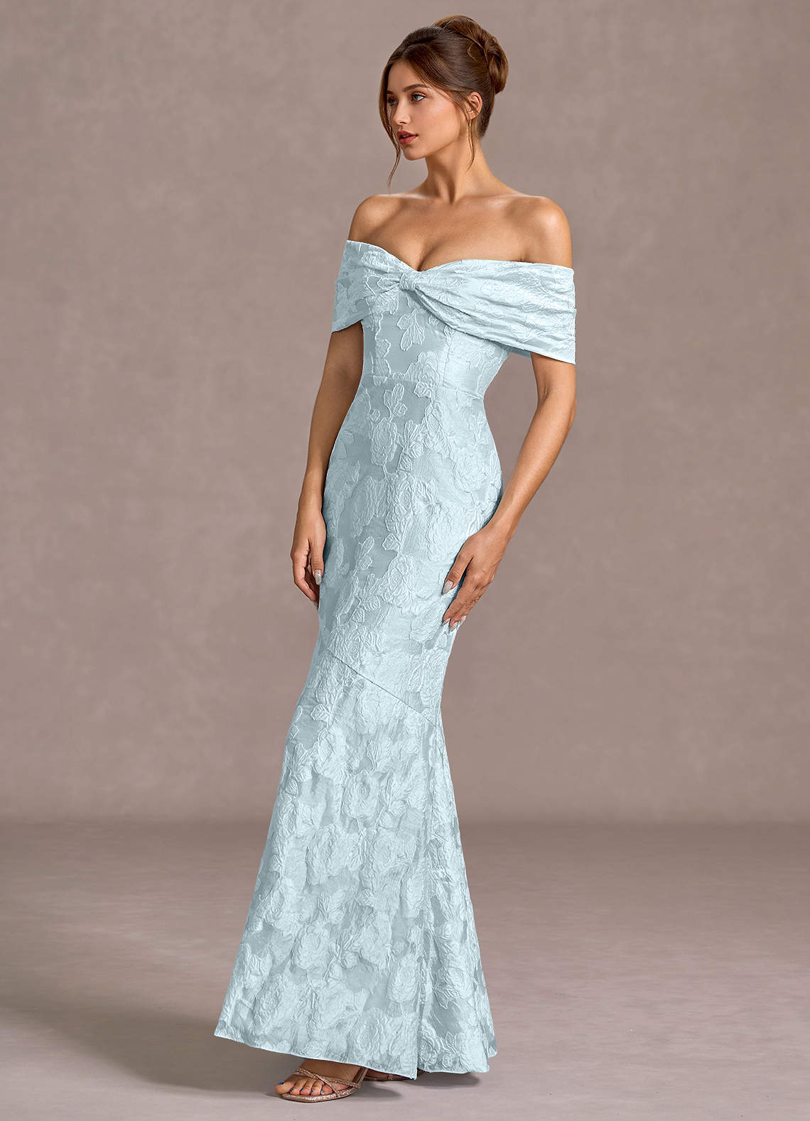 Valoria? Pale Blue Maxi Dress