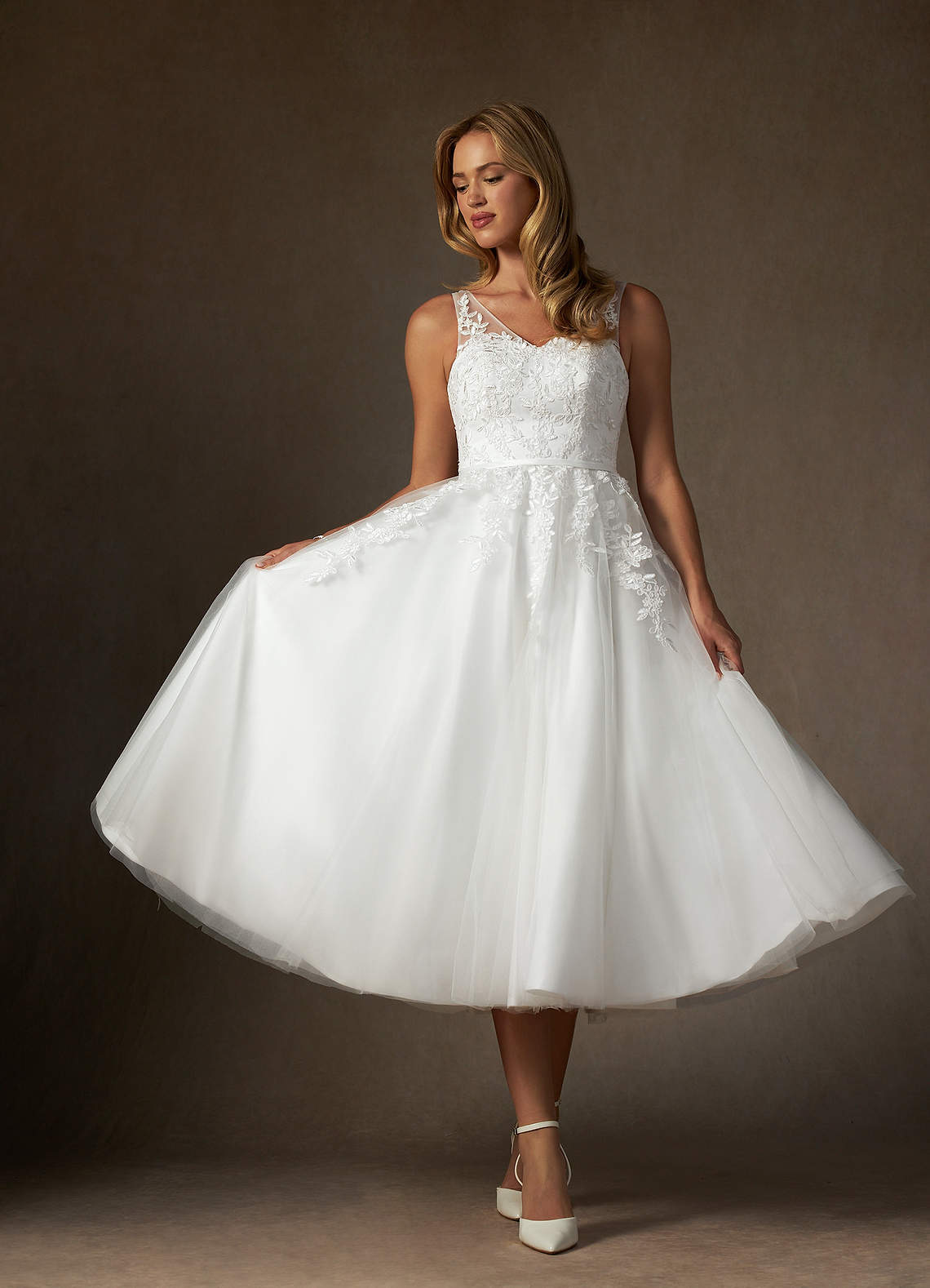 Diamond White A-Line V-Neck lace Satin Dress