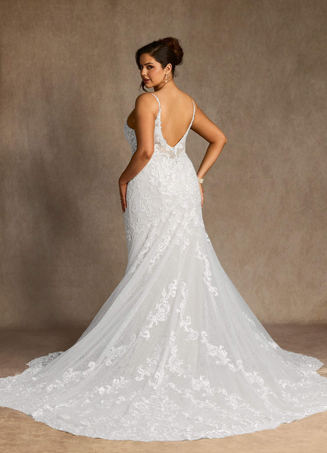 Diamond White Mermaid V-Neck Lace Dress