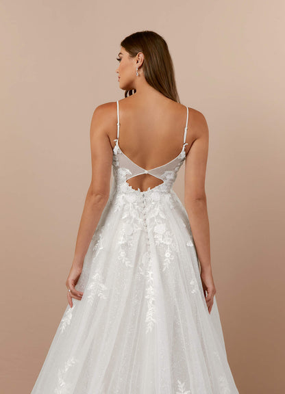 Diamond White A-Line V-Neck Lace Tulle Dress