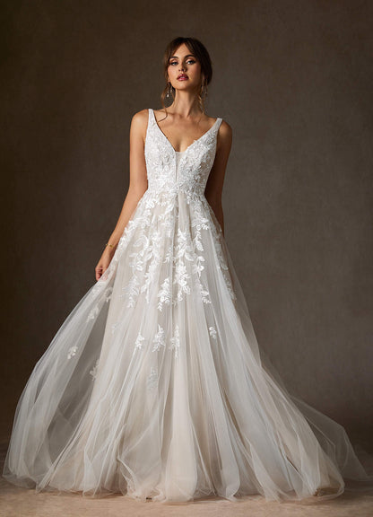 Diamond White A-Line V-Neck Sequins Tulle Dress