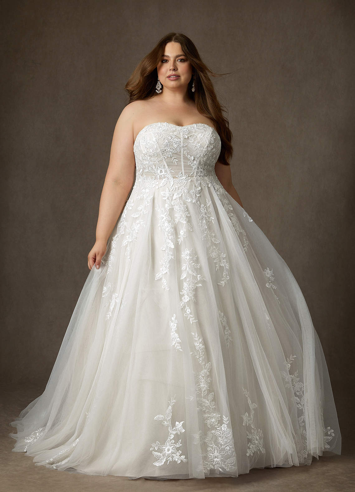 Diamond White Ball-Gown Strapless Lace Dress