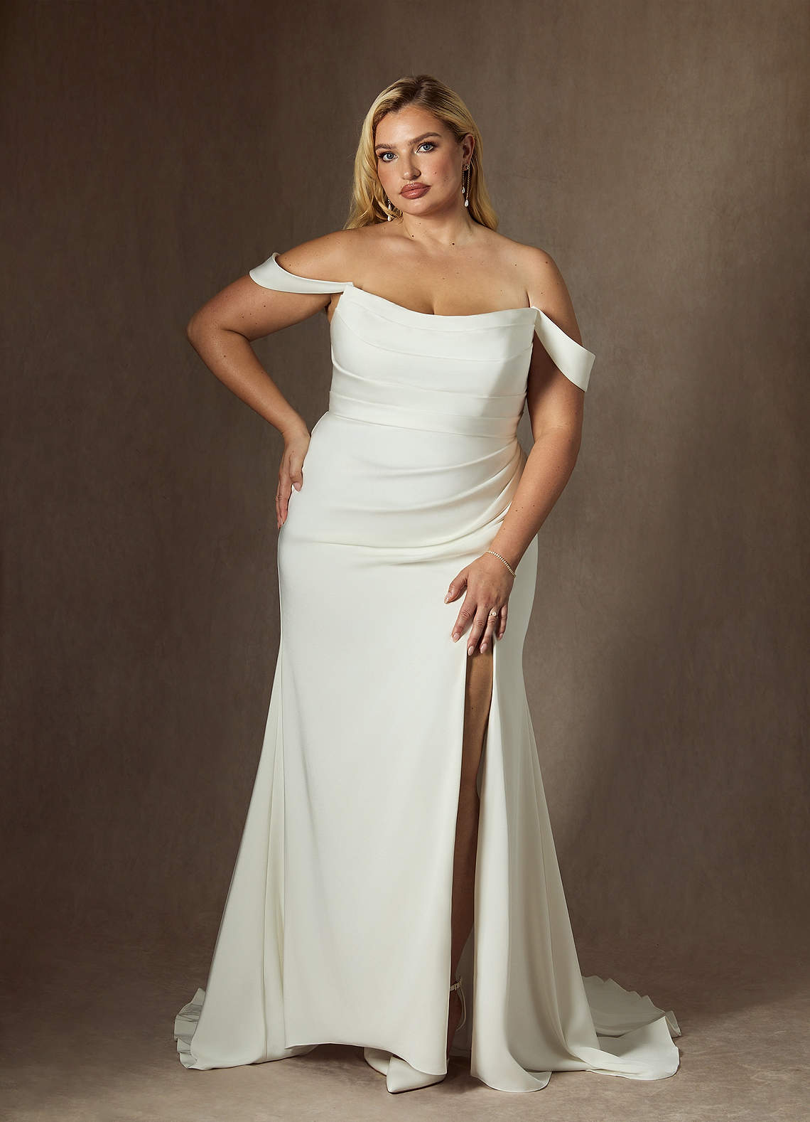 Diamond White Mermaid Scoop Pleated Crepe Back Satin Dress