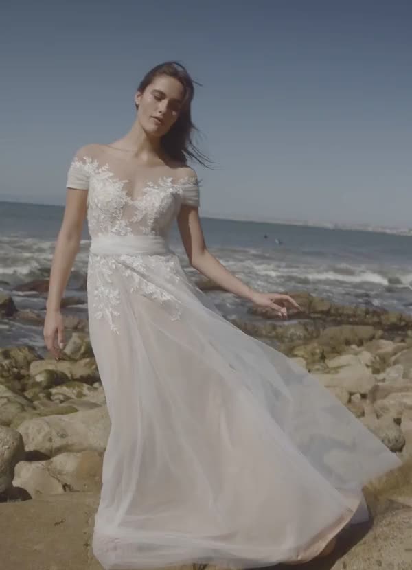 Diamond White A-Line Illusion Off-The-Shouler Lace Tulle Dress
