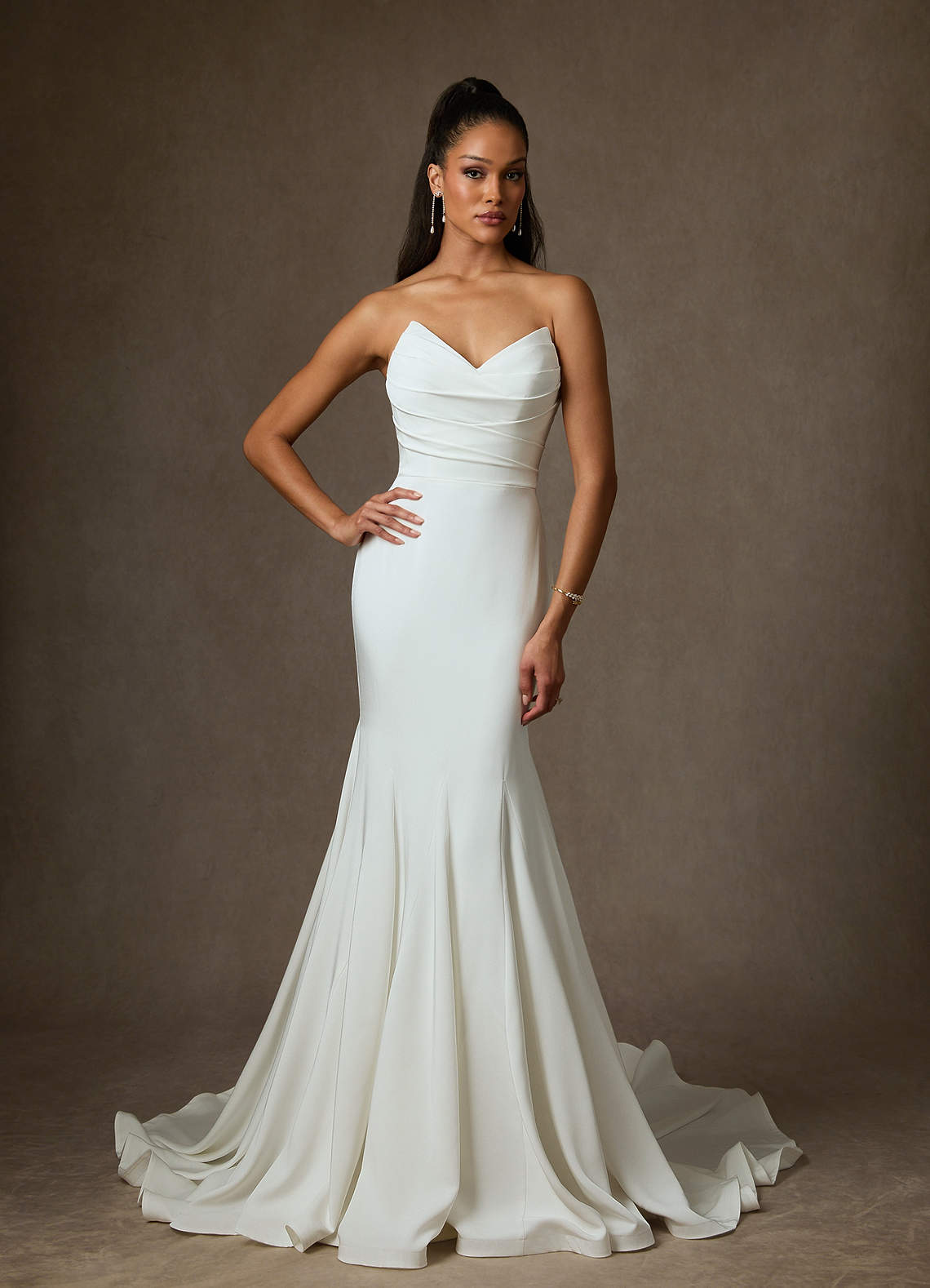 Diamond White Mermaid Crepe Back Satin Dress