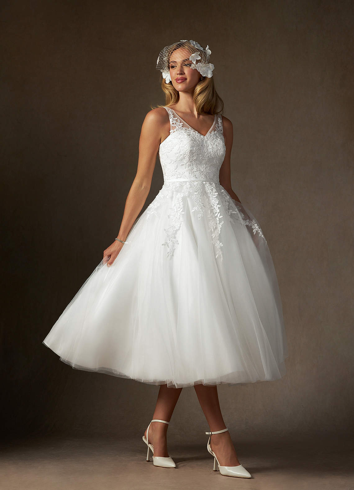 Diamond White A-Line V-Neck lace Satin Dress