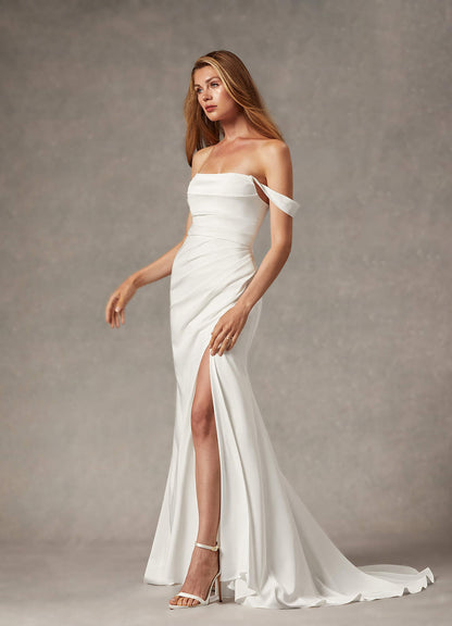 Diamond White Mermaid Scoop Pleated Crepe Back Satin Dress