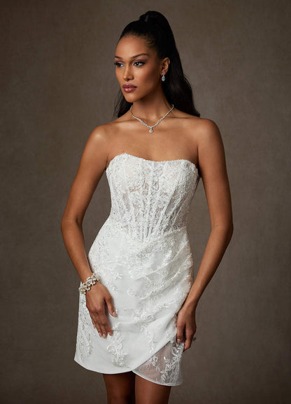 Diamond White Sheath Sweetheart Neckline Lace Dress