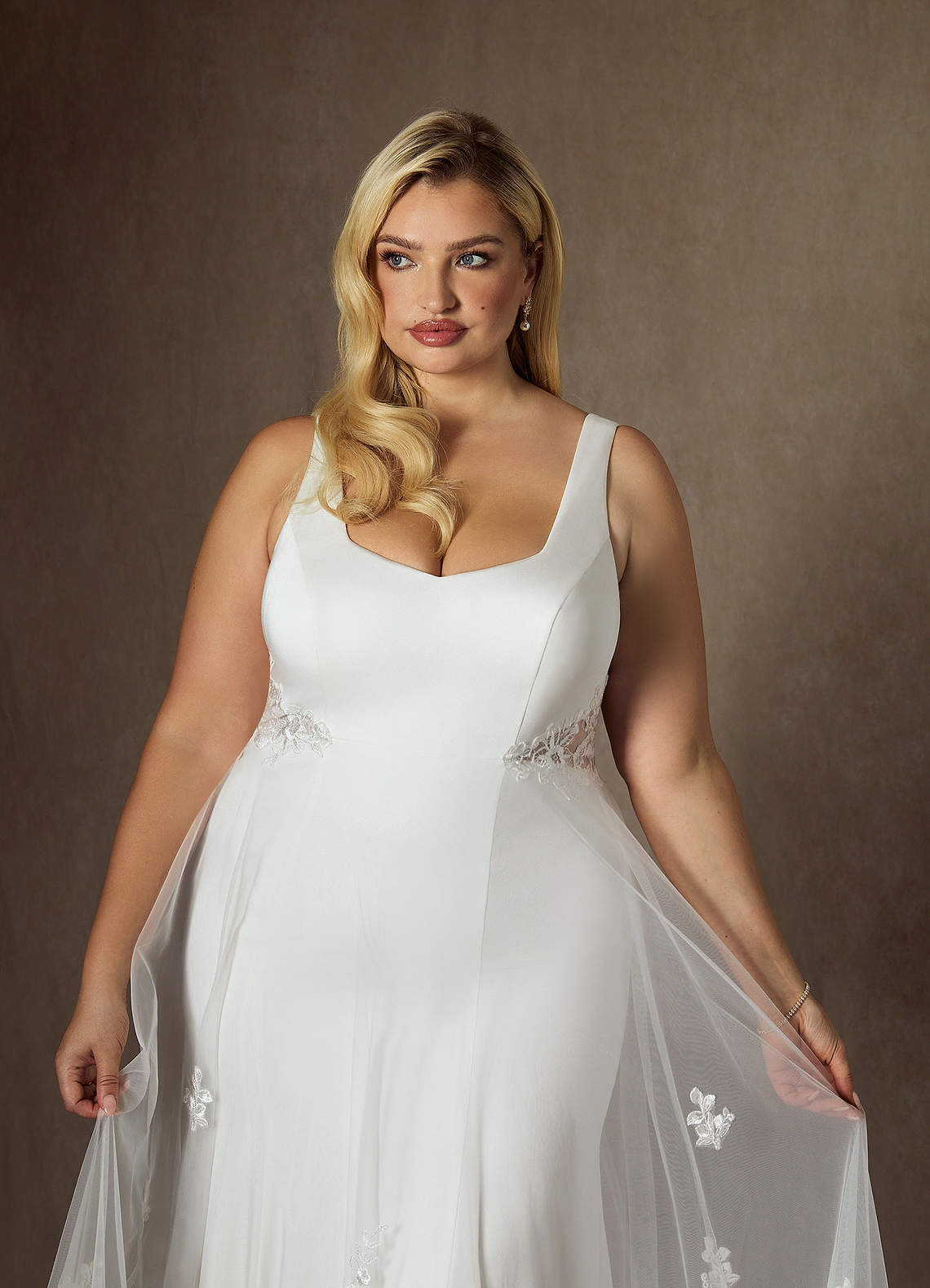 Diamond White A-Line Sequins Crepe Back Satin Dress