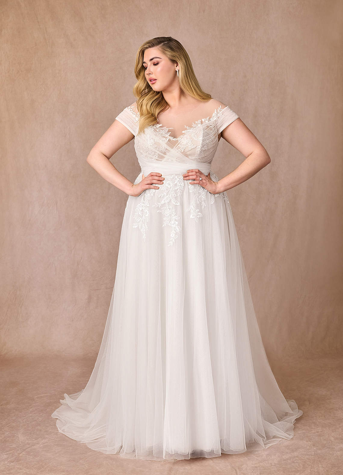 Diamond White A-Line Illusion Off-The-Shouler Lace Tulle Dress