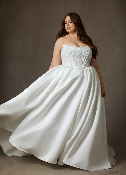 Diamond White Ball-Gown Strapless Lace Dress