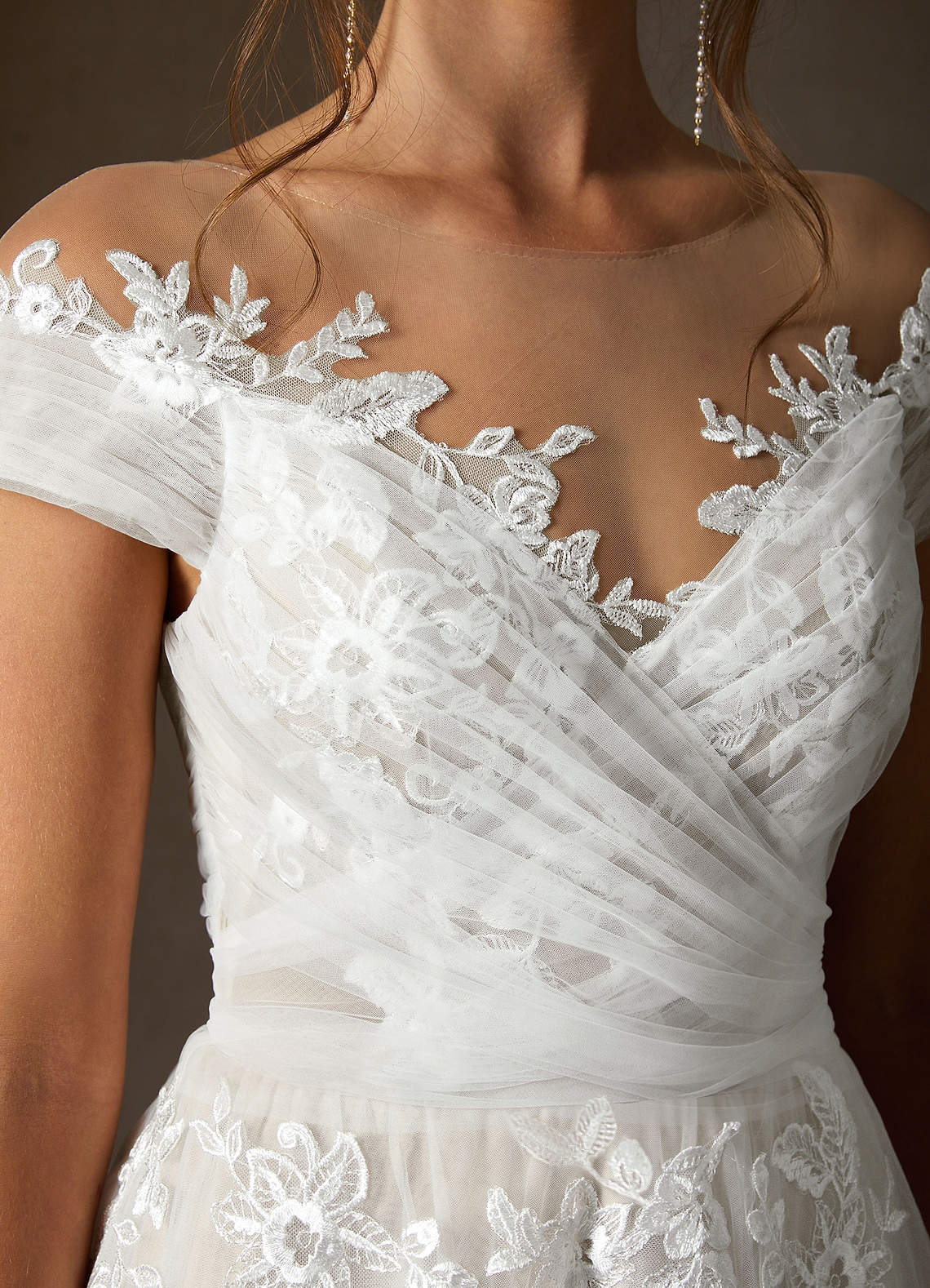 Diamond White A-Line Illusion Off-The-Shouler Lace Tulle Dress