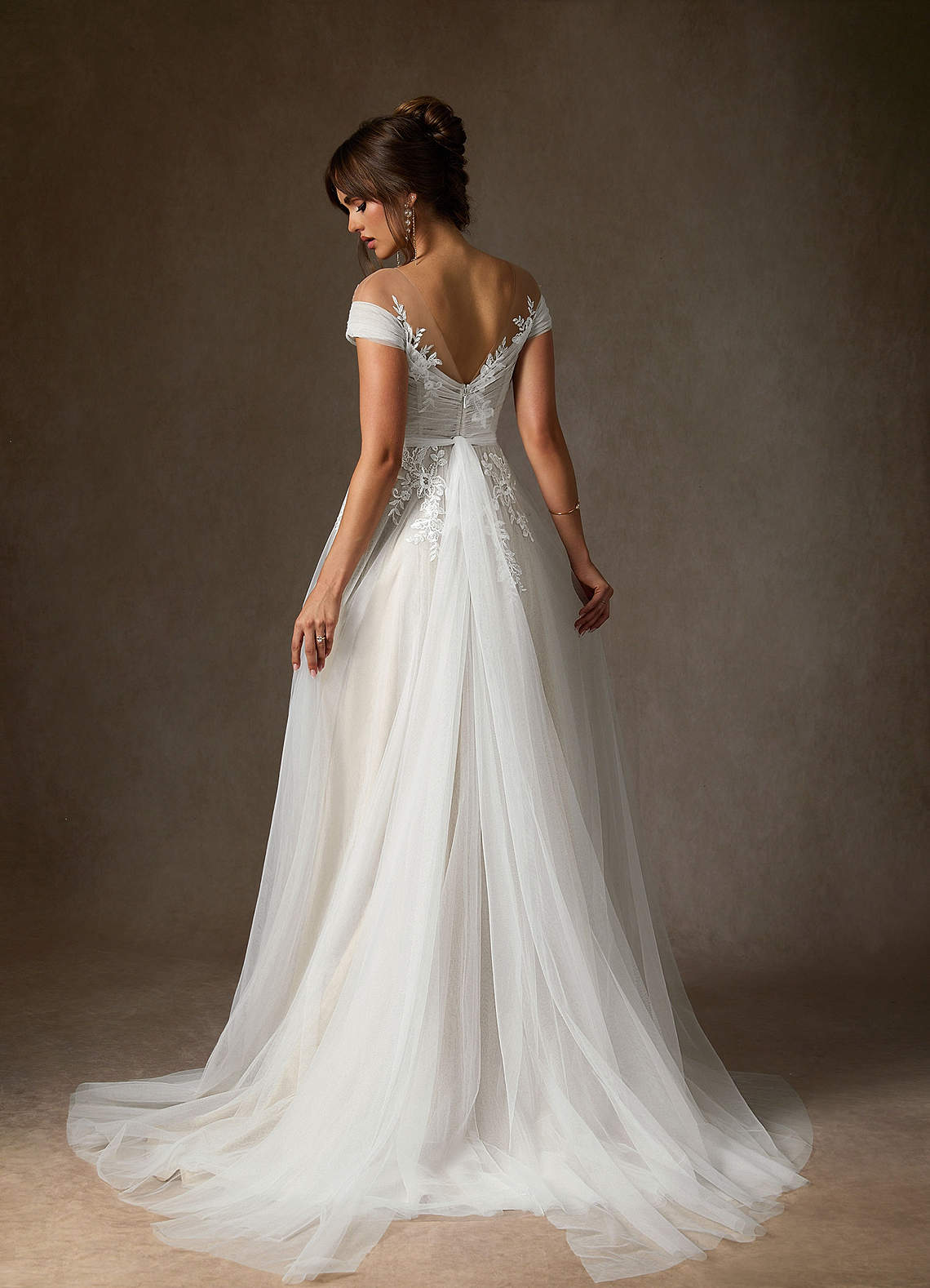 Diamond White A-Line Illusion Off-The-Shouler Lace Tulle Dress